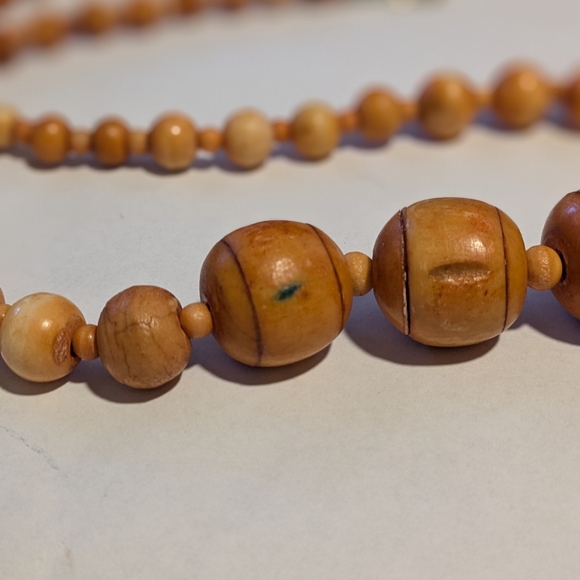 Vintage Graduated Wooden Bead Necklace - Picture 3 of 5